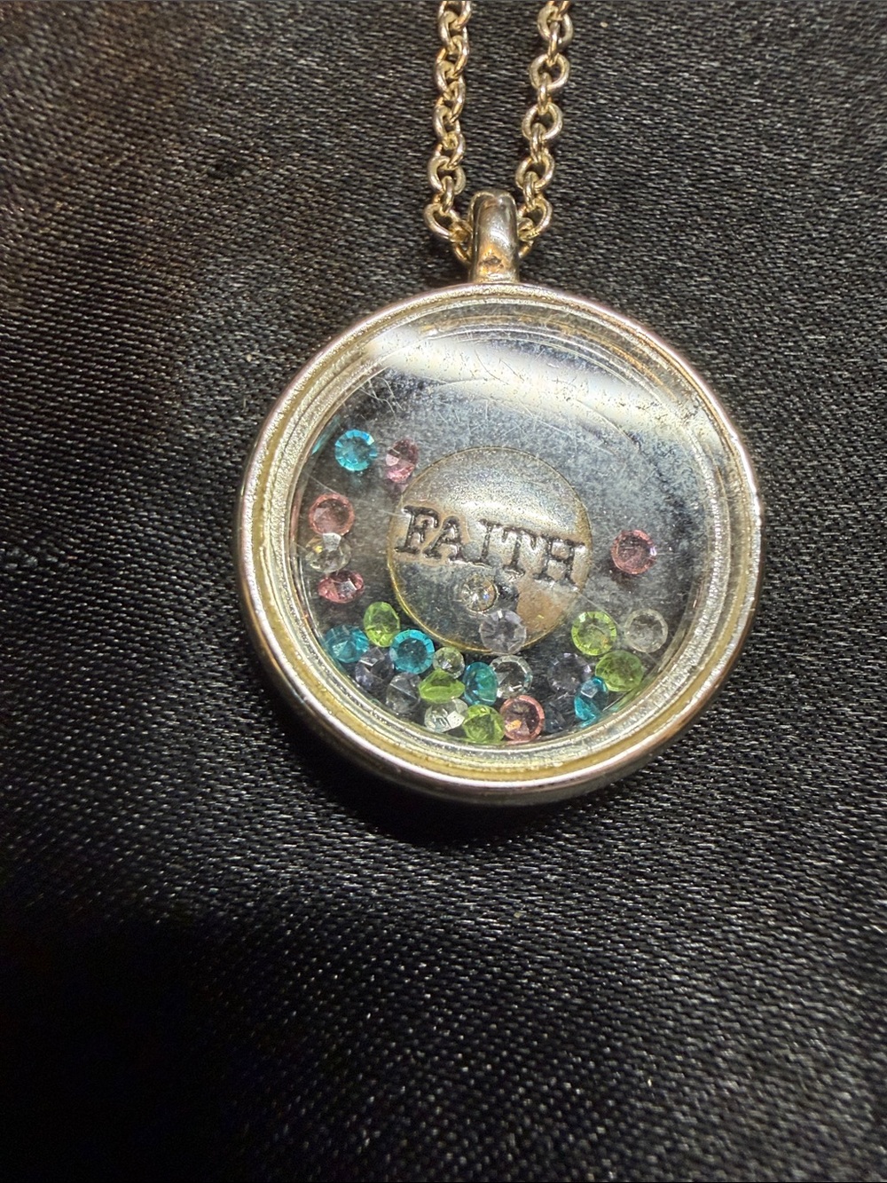 NRQ Faith and Sand dollar Floating Charm Pendant Necklace - Multicolor Crystals